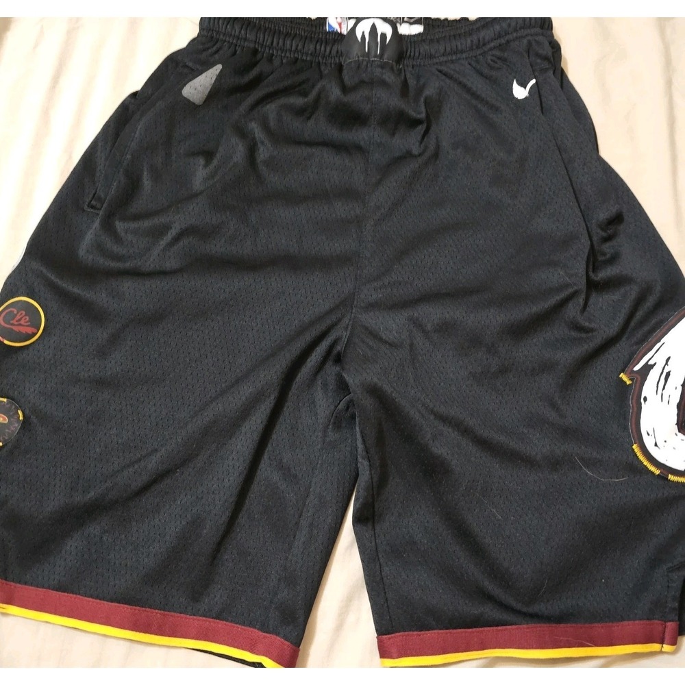 36 (Large) Nike NBA Swingman Cleveland Cavaliers GAME Shorts With Patches